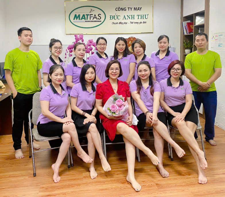 Khen Thưởng Cá Nhân Xuất Sắc: Tôn Vinh Giá Trị Cốt Lõi Của Doanh Nghiệp