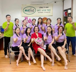 Khen Thưởng Cá Nhân Xuất Sắc: Tôn Vinh Giá Trị Cốt Lõi Của Doanh Nghiệp